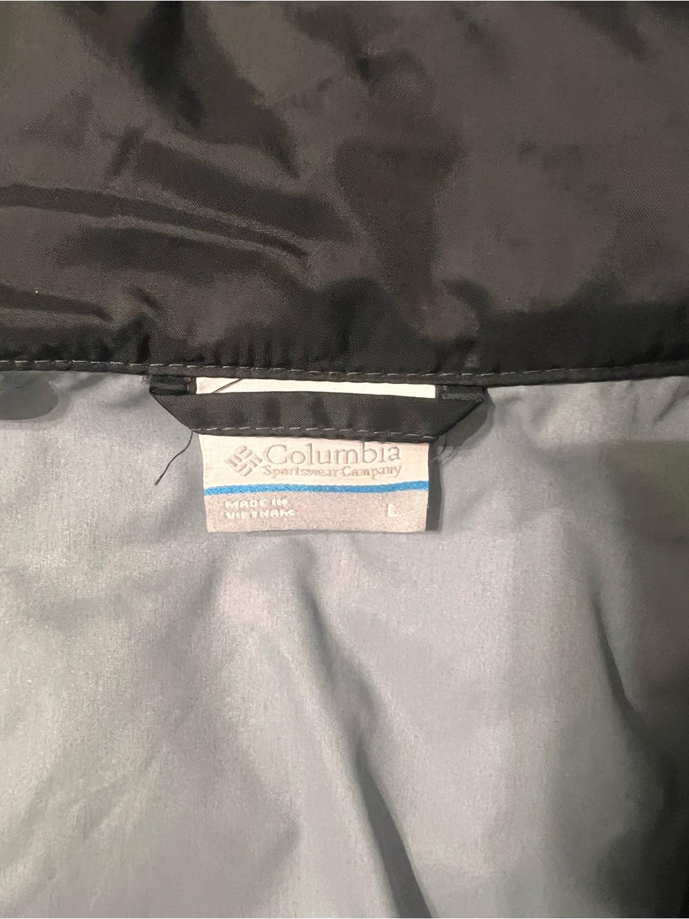 Columbia Women's switchback II Navy Lightweight Rain Jacket w/ packable hood - Picture 8 of 9